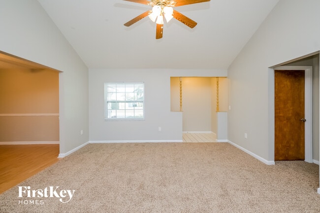 2416 Timbercreek Loop W in Lakeland, FL - Building Photo - Building Photo