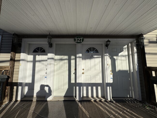 327 High St in Moncton, NB - Building Photo - Building Photo