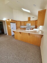 97671 Marina Heights Loop in Brookings, OR - Building Photo - Building Photo