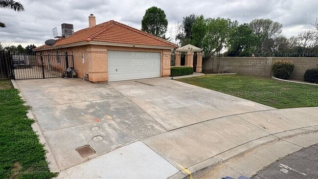 7621 Carson Hill Ct in Bakersfield, CA - Building Photo - Building Photo