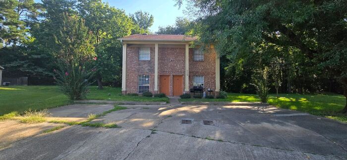 118 Pinebrook Pl in Longview, TX - Building Photo