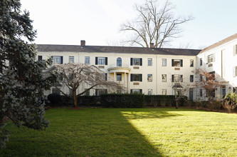 Grosvenor Gardens Apartments in Raleigh, NC - Building Photo - Building Photo