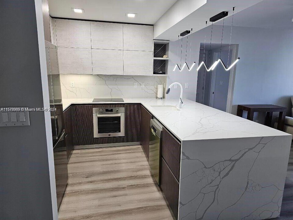 500 Three Islands Blvd, Unit #808 in Hallandale Beach, FL - Building Photo