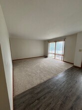 6463 Wells Dr in East Syracuse, NY - Building Photo - Building Photo