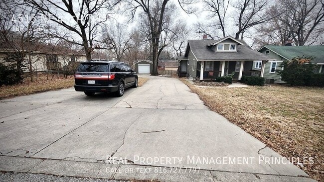 4515 NE 46th Terrace in Kansas City, MO - Building Photo - Building Photo