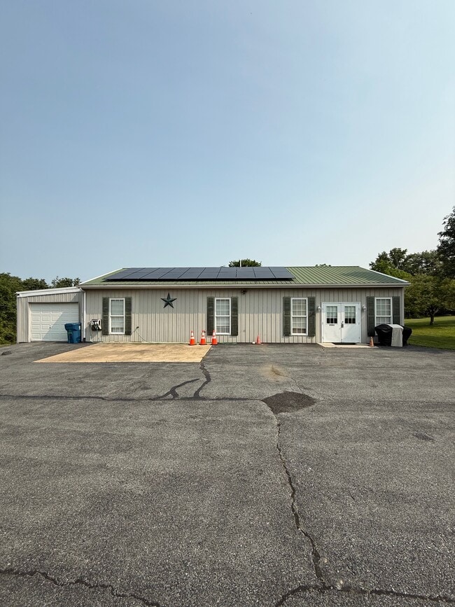 408 Newcomer Rd, Unit 408A