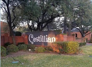 576 E Avenue J in Grand Prairie, TX - Building Photo - Building Photo