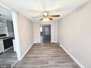 5860 Oxford Ave in Philadelphia, PA - Building Photo - Building Photo