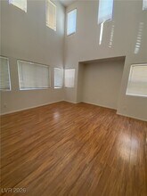 987 Cantabria Heights Ave in Las Vegas, NV - Building Photo - Building Photo