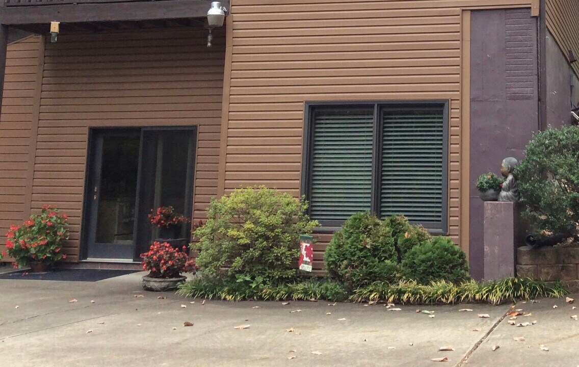 659 Ridge Top Cir, Unit 659B in Birmingham, AL - Building Photo