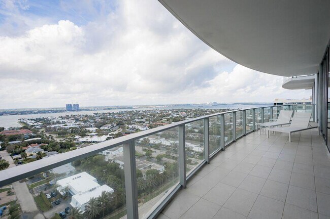 3100 N Ocean Dr in Riviera Beach, FL - Building Photo - Building Photo