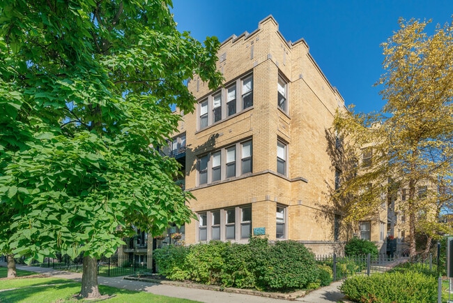 property at 2142 W Addison St