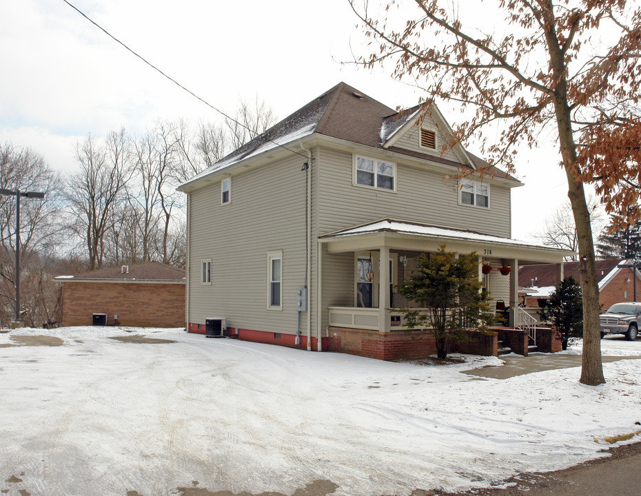 316 Ingleside Ave in Marietta, OH - Building Photo