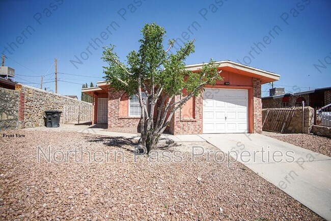 284 Sandy Hills Ln in El Paso, TX - Building Photo - Building Photo
