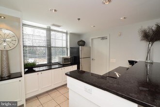 1830 Fountain Dr-Unit -501 in Reston, VA - Building Photo - Building Photo