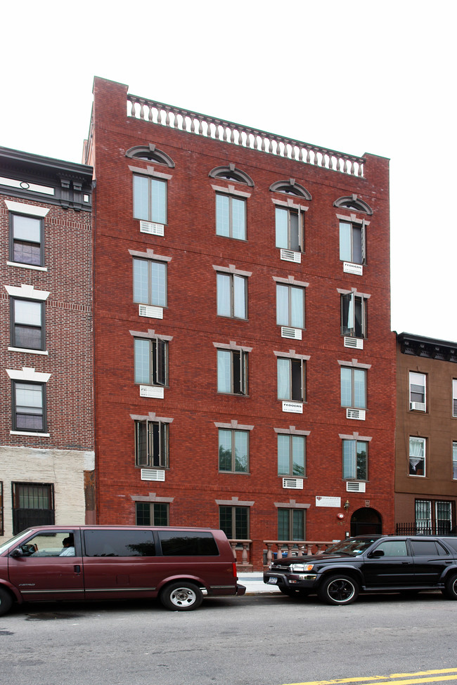 557 6th Ave in Brooklyn, NY - Foto de edificio - Building Photo