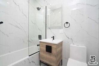 215 S 4th St in Brooklyn, NY - Building Photo - Building Photo