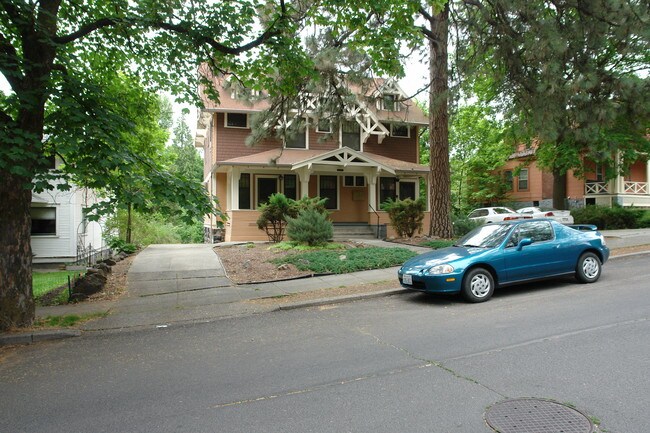 1014 W 12th Ave in Spokane, WA - Building Photo - Building Photo