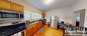 23 Tufts St, Unit 2 in Cambridge, MA - Building Photo
