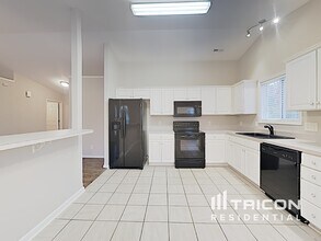205 Brookstone Dr in Mount Holly, NC - Building Photo - Building Photo
