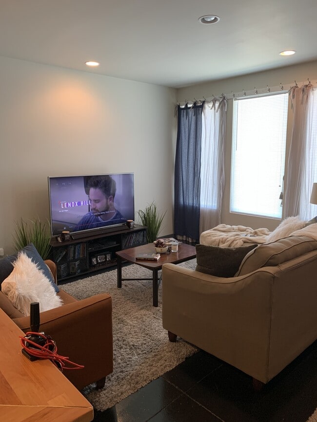 property at 305 W 23rd St