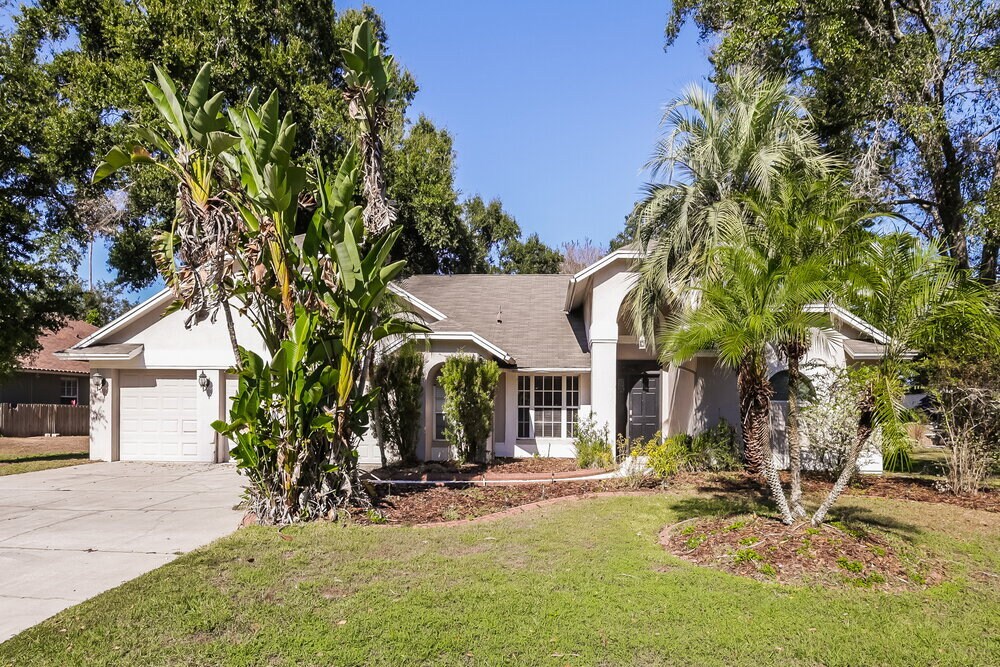 2714 Mock Orange Ct in Valrico, FL - Building Photo