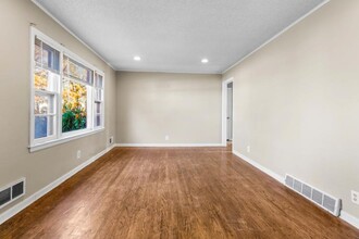 6005 E 99th Terrace in Kansas City, MO - Building Photo - Building Photo