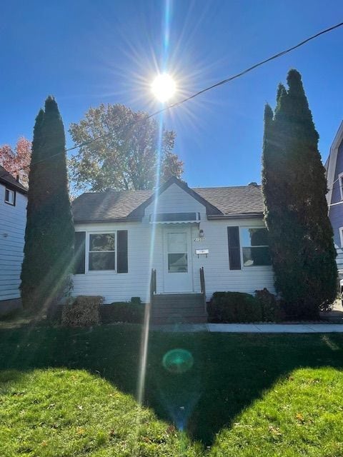 21050 N Vine Ave in Euclid, OH - Building Photo