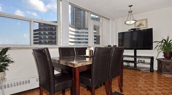 1286 Islington Ave in Toronto, ON - Building Photo