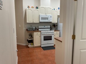 2717 Tottenham Dr in New Port Richey, FL - Building Photo - Building Photo