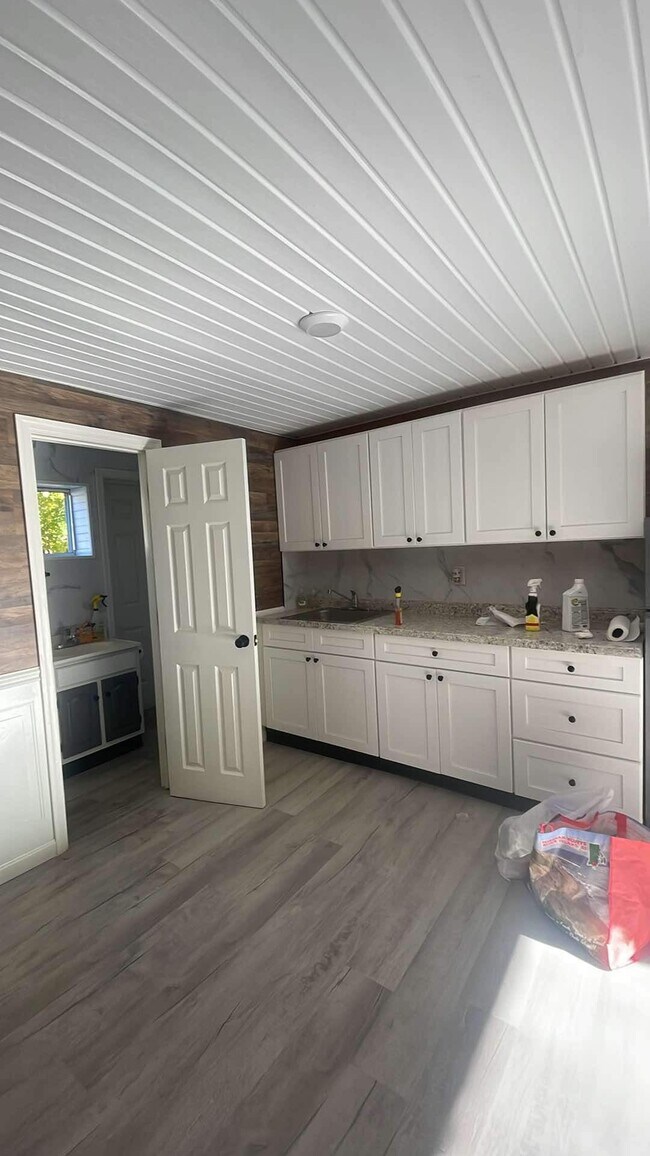 50 N Main St, Unit first floor in Westerly, RI - Building Photo - Building Photo