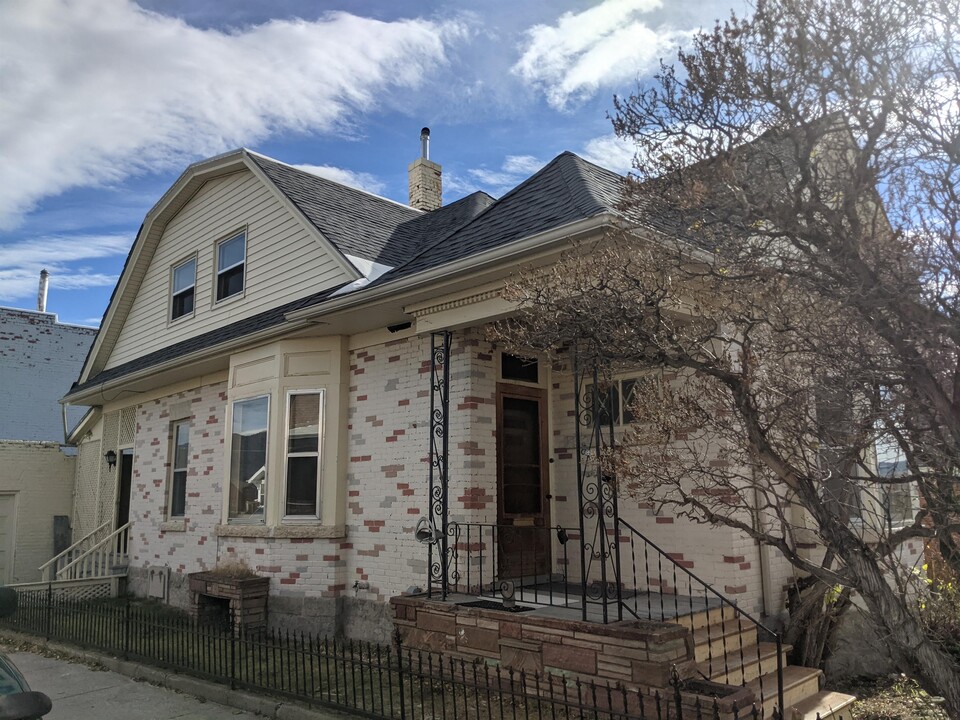 502 S Washington St in Butte, MT - Building Photo