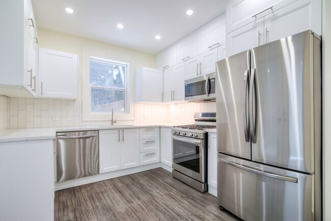 8 Draper St in Toronto, ON - Building Photo - Building Photo