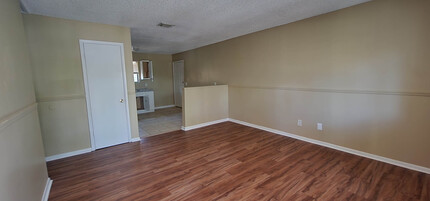 5021 Westchase Ct, Unit 2 in Jacksonville, FL - Building Photo - Building Photo