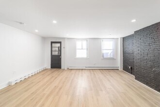 169 Halladay St in Jersey City, NJ - Building Photo - Building Photo
