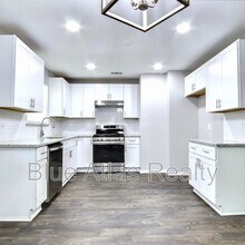 5713 Bowling Dr in Watauga, TX - Building Photo - Building Photo