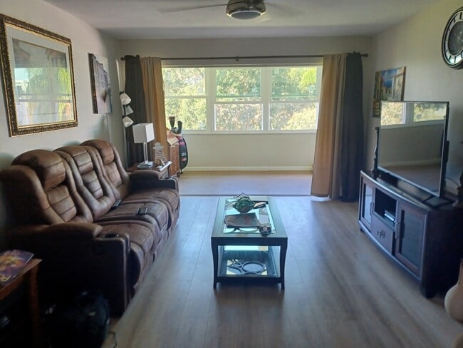 9940 47th Ave N, Unit 309 in St. Petersburg, FL - Foto de edificio - Building Photo