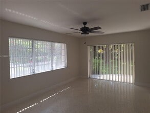 5600 SW 64th Pl in South Miami, FL - Building Photo - Building Photo
