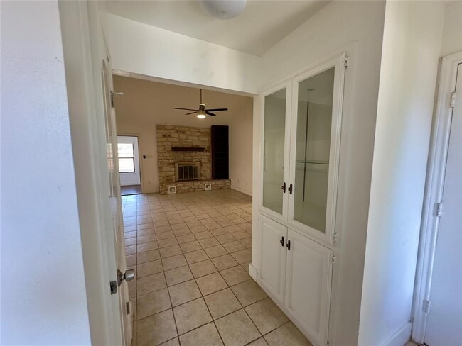 2110 Meadow Brook Dr in Round Rock, TX - Building Photo - Building Photo