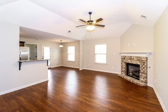 1083 Carib Loop W in Cordova, TN - Foto de edificio - Building Photo