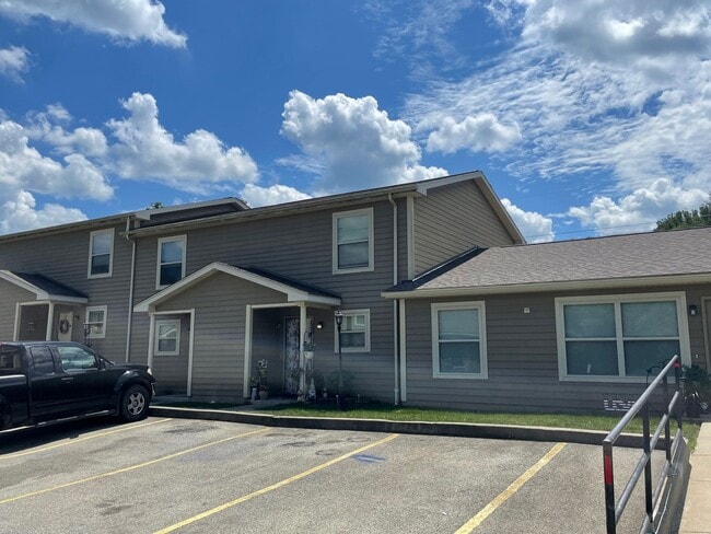 1001 Stone Path Ln in Morgantown, WV - Building Photo - Building Photo