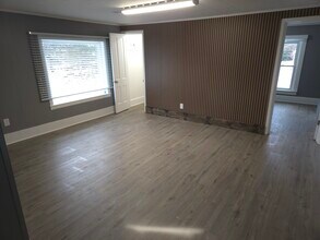 10906 N Woodstock St, Unit B in Huntley, IL - Building Photo - Building Photo