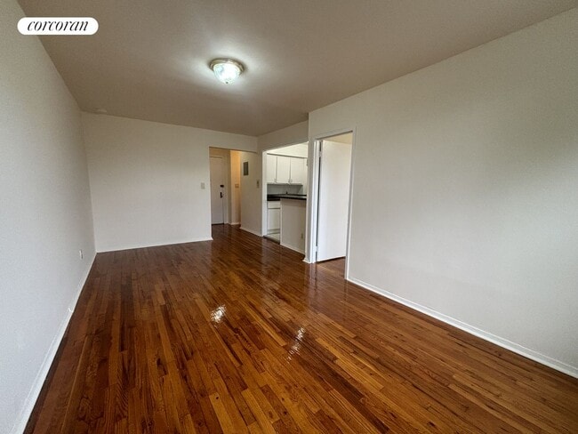 42-25 65th Pl in Queens, NY - Building Photo - Building Photo