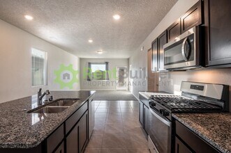 10802 Sabino Lp in Albuquerque, NM - Building Photo - Building Photo