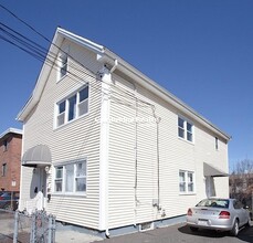 22 Murdock St, Unit 1T in Somerville, MA - Foto de edificio - Building Photo