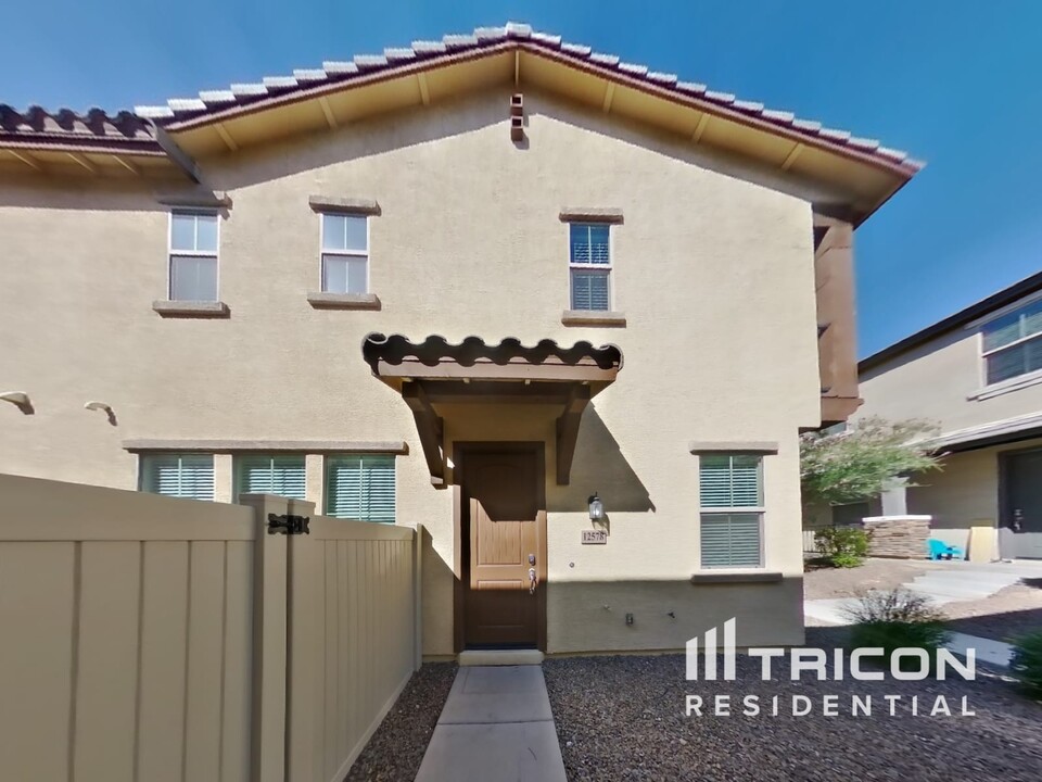 12578 W Steed Ridge in Peoria, AZ - Foto de edificio