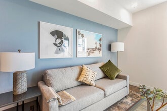 6677 Santa Monica Blvd-Unit -1713 in Los Angeles, CA - Building Photo - Building Photo