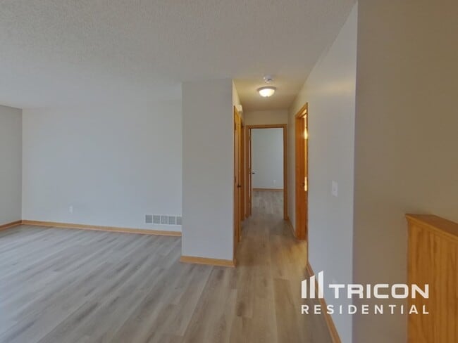 452 Orchard Pkwy W in Shakopee, MN - Building Photo - Building Photo