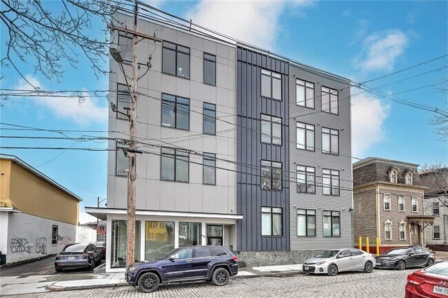 468 W Fountain St in Providence, RI - Building Photo - Building Photo