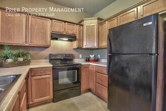 884 S Woodson Ct in Gardner, KS - Building Photo - Building Photo